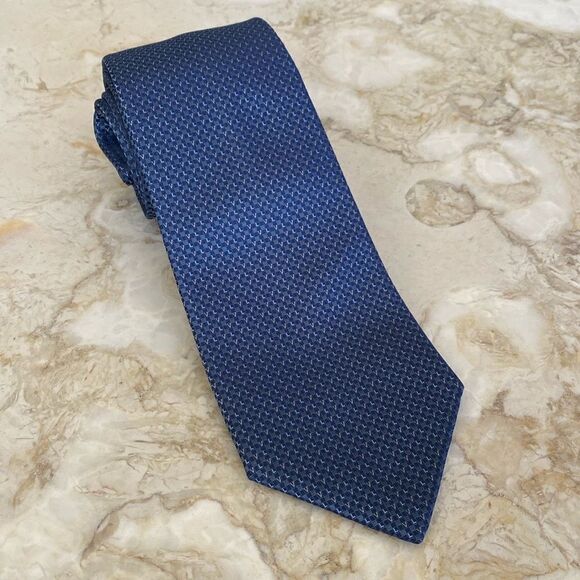 Louis Vuitton LV Monogram 100% Silk Tie - Picture 3 of 11